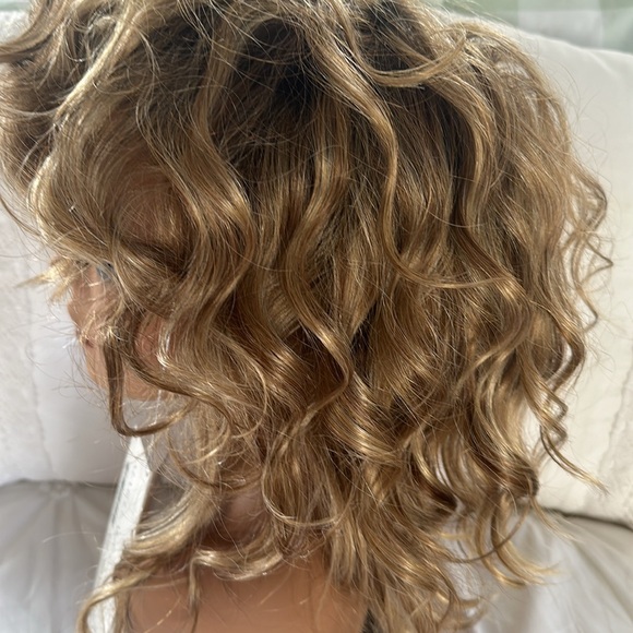 JON RENAU Julianne Lite Wig. BRAND-NEW , only tried on. Wrong color for me. - Picture 2 of 7